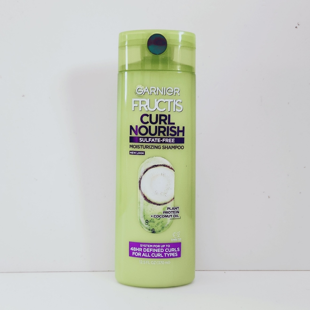 ⭐4/$15 Garnier Fructis Curl Nourish Moisturizing Shampoo